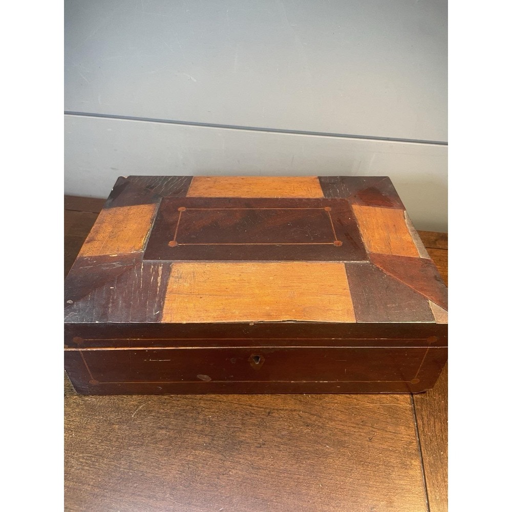 Antique Vintage inlaid SHAKER WOOD BOX  W/BRASS HINGE & Lock